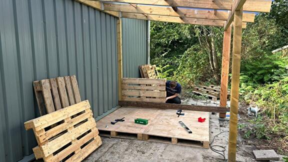Nieuw project, de bouw van onze resthout opslag!